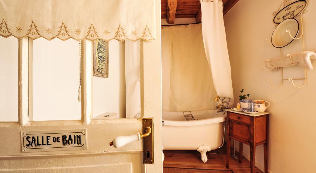 Les Petites Vosges Bed and Breakfast Bagnères-de-Bigorre Kamer foto