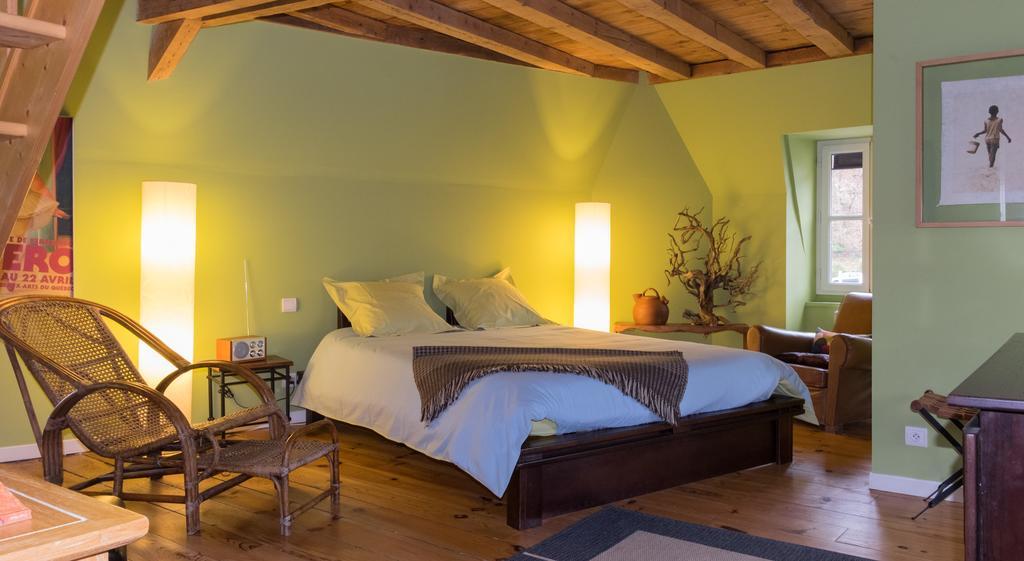 Les Petites Vosges Bed and Breakfast Bagnères-de-Bigorre Kamer foto