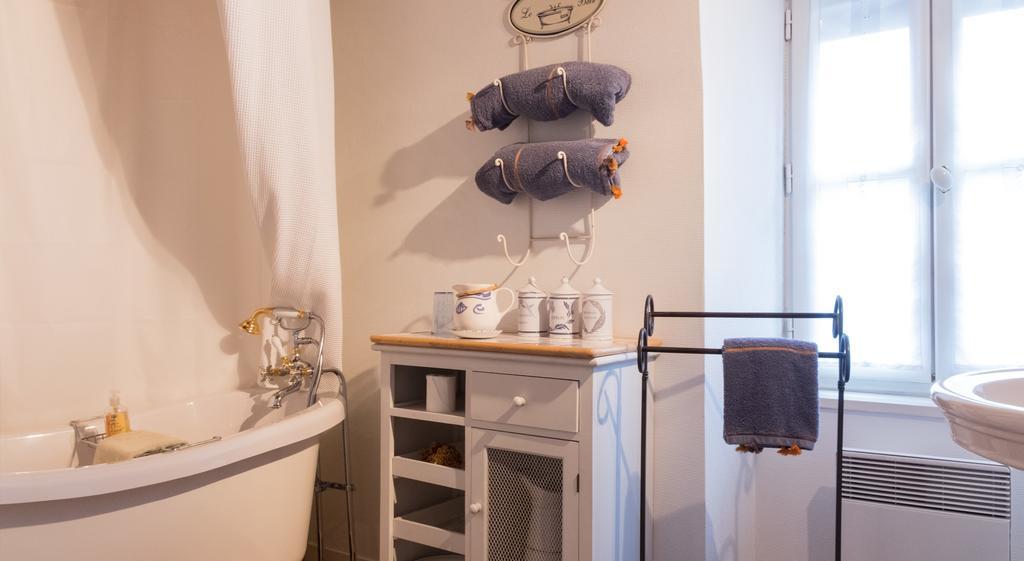 Les Petites Vosges Bed and Breakfast Bagnères-de-Bigorre Kamer foto
