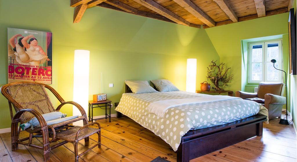 Les Petites Vosges Bed and Breakfast Bagnères-de-Bigorre Kamer foto